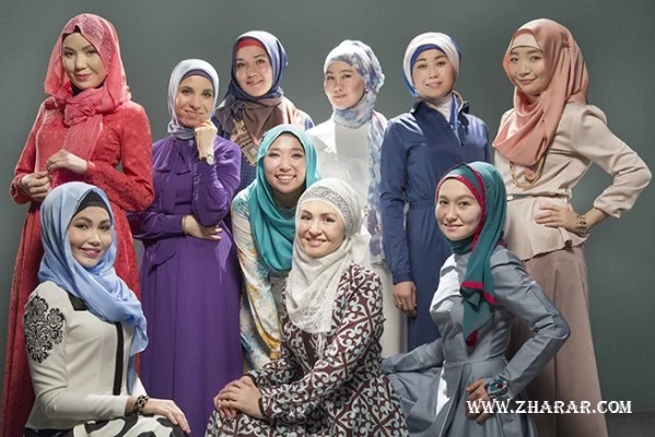 Үстел астында мастурбация жасау