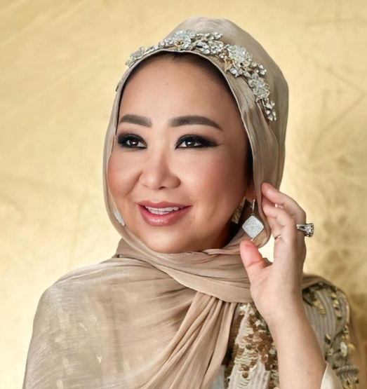 Жалаңаш сұр Тіркелусіз HD порно көру