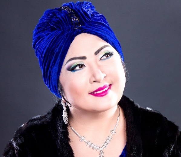 Трансвестит болып шыққан қыздың порно видеосы